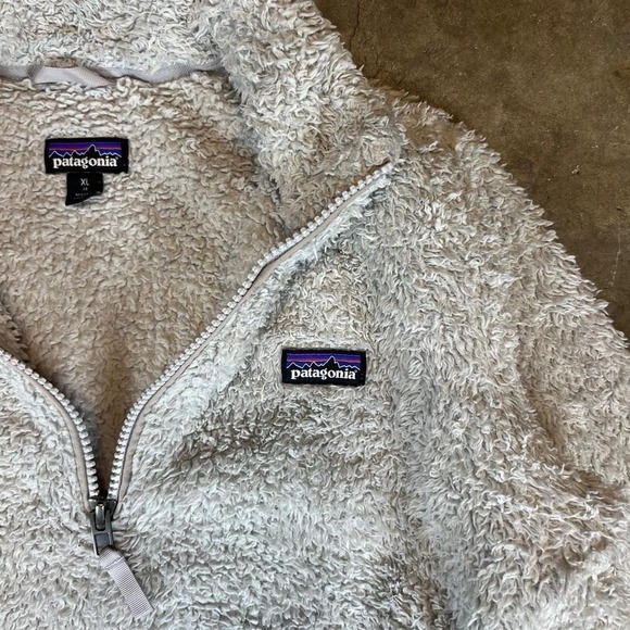 White Patagonia fleece Henley pullover - Picture 3 of 6